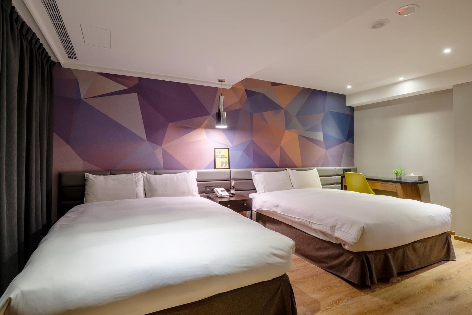 Check Inn Taichung Wenxin Zhongqing Extérieur photo