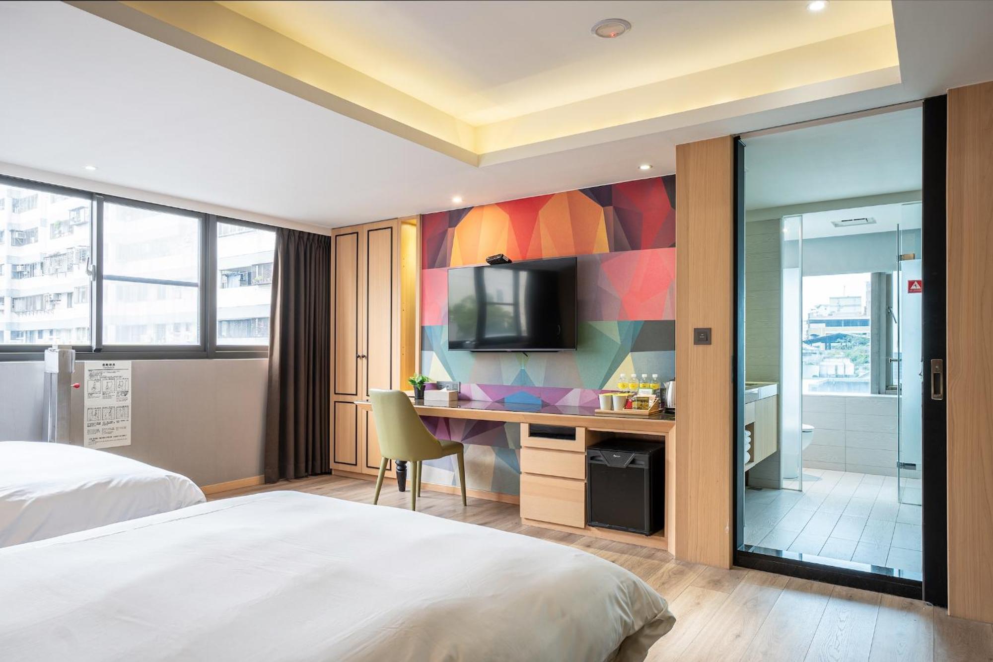 Check Inn Taichung Wenxin Zhongqing Extérieur photo