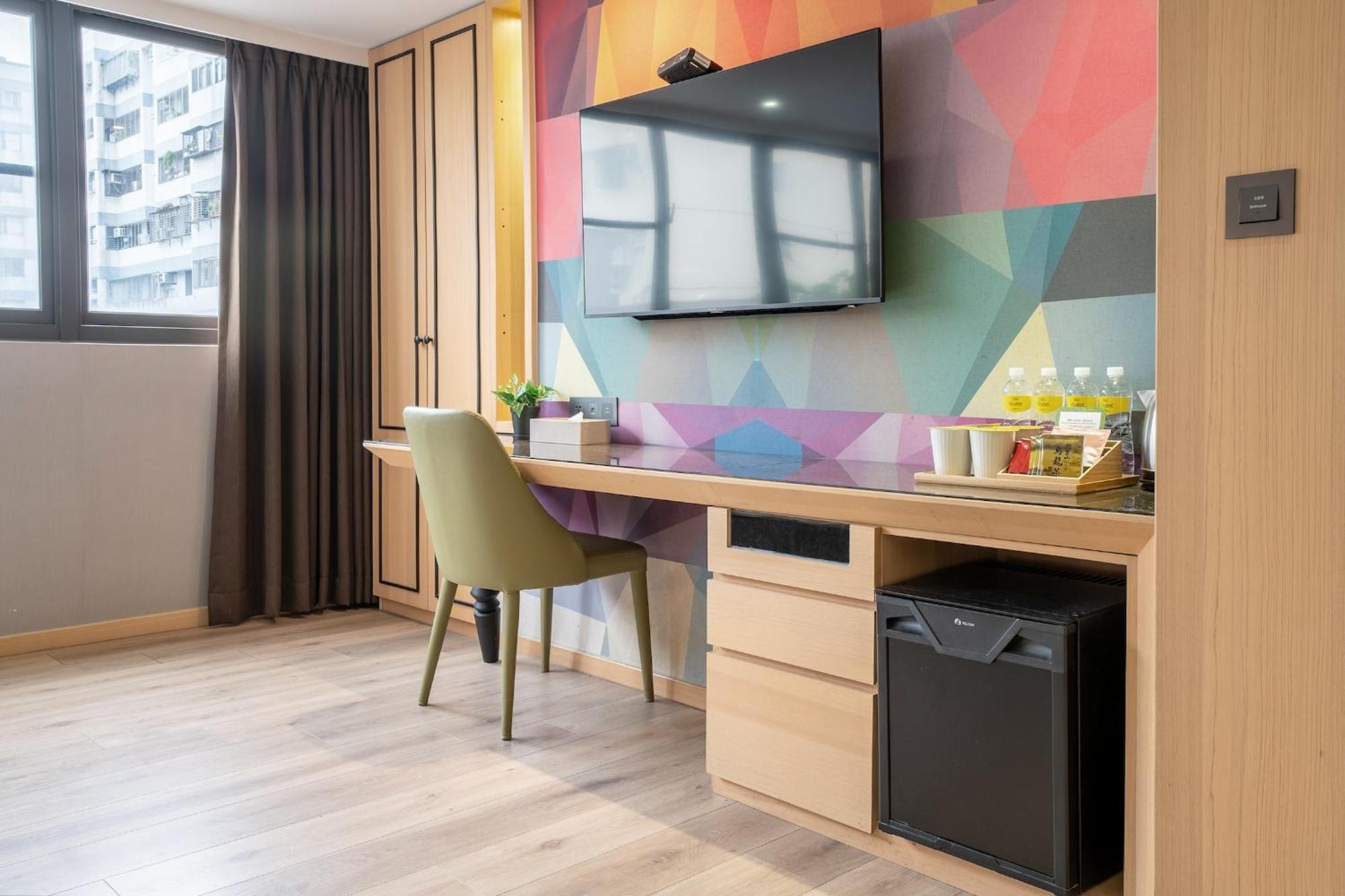 Check Inn Taichung Wenxin Zhongqing Extérieur photo