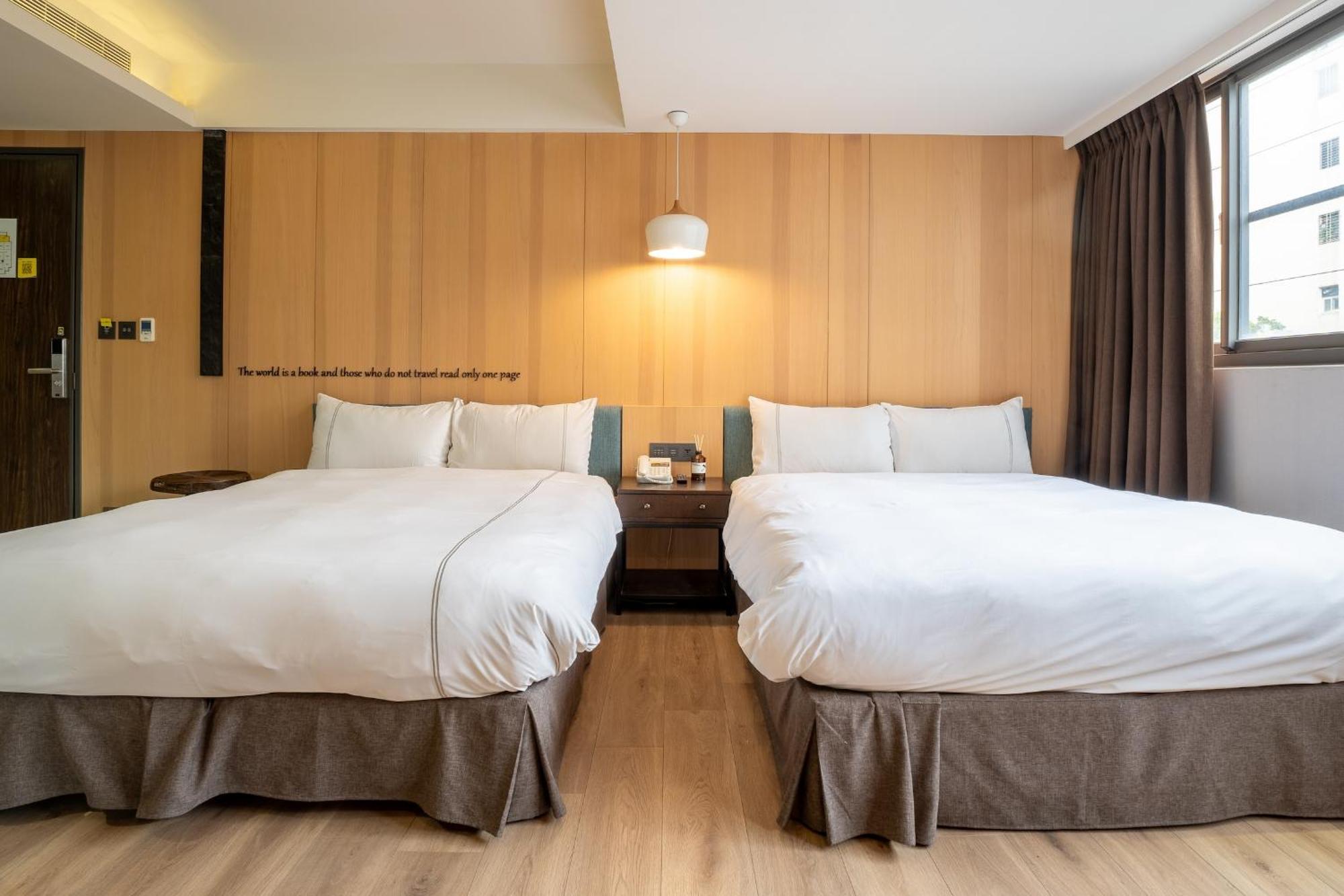 Check Inn Taichung Wenxin Zhongqing Extérieur photo