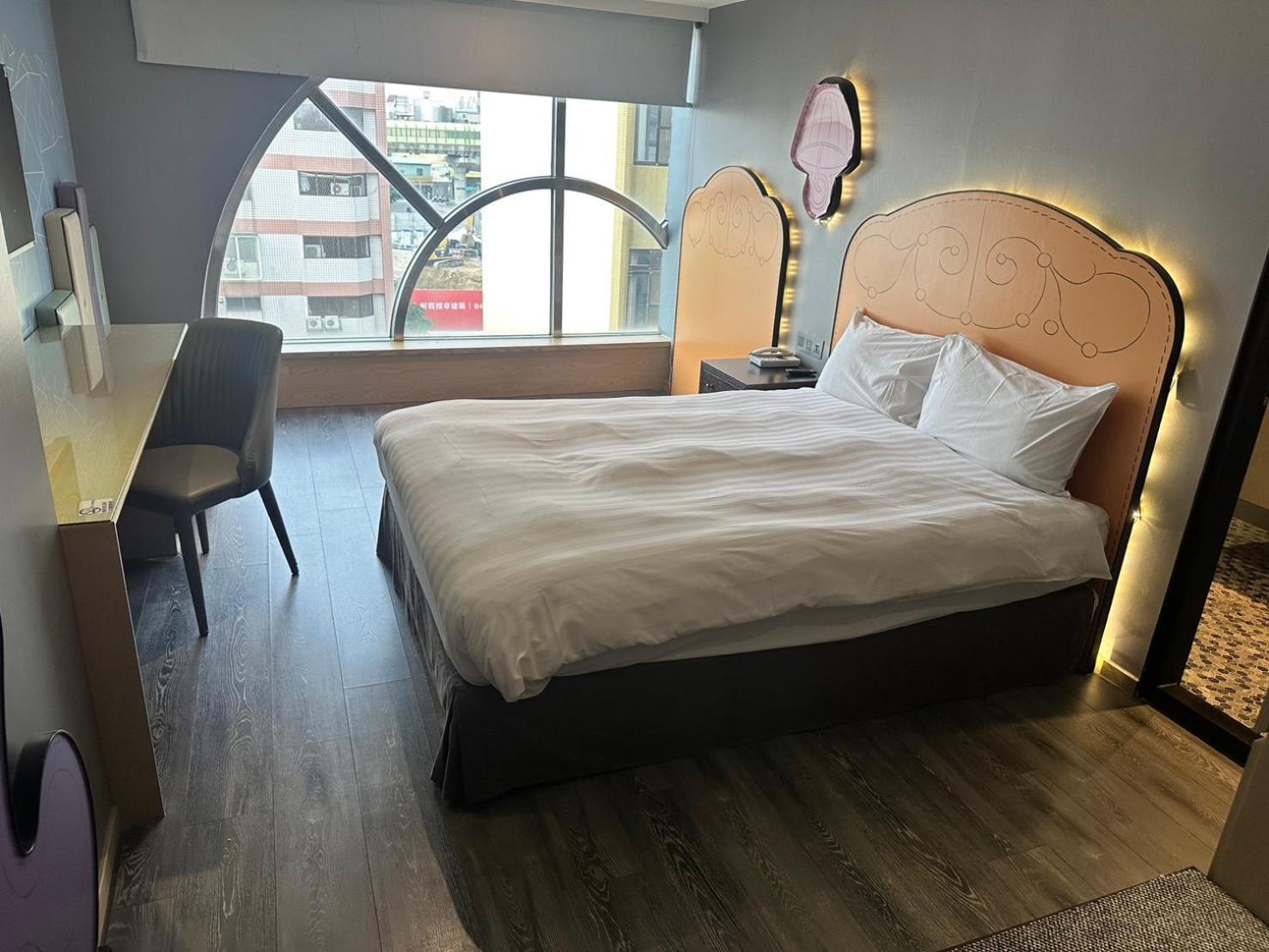 Check Inn Taichung Wenxin Zhongqing Extérieur photo